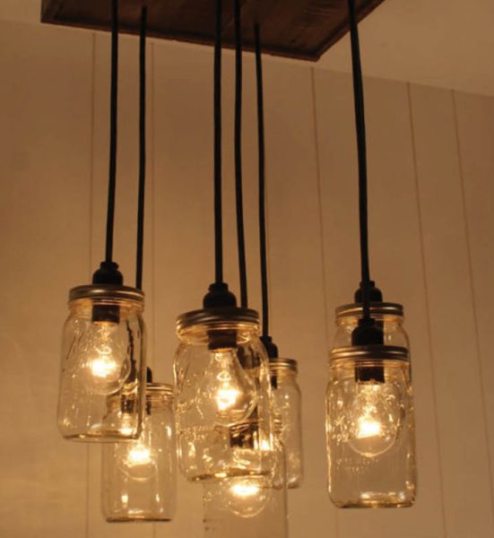 Esta luminária reciclada pode frequentar qualquer ambiente (Foto: diyready.com) 