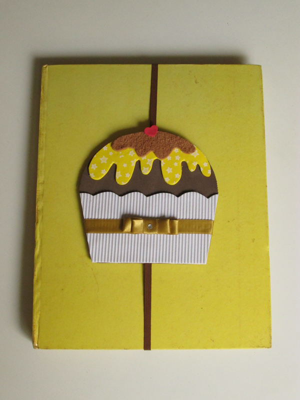 marcador de livro em eva de cupcake