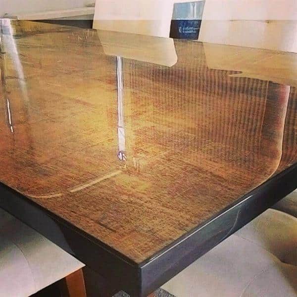 mesa-de-madeira-de-demolicao-resinada