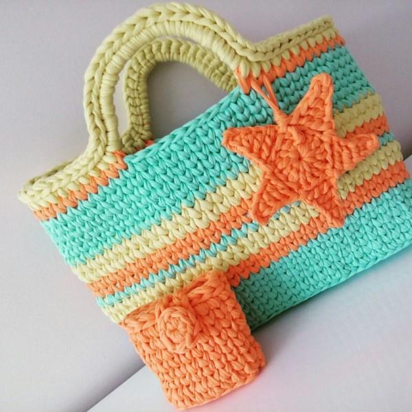 bolsa-de-croche-colorida-para-praia