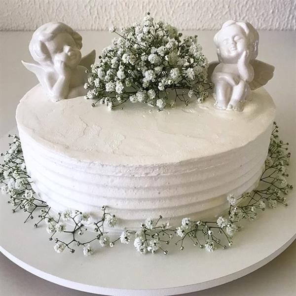 bolo batizado com flores