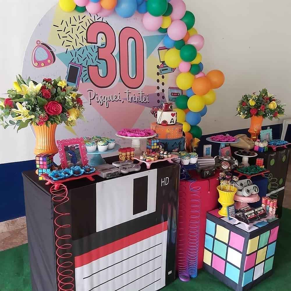 Festa anos 90: +50 Fotos inspiradoras para decorar sua festa