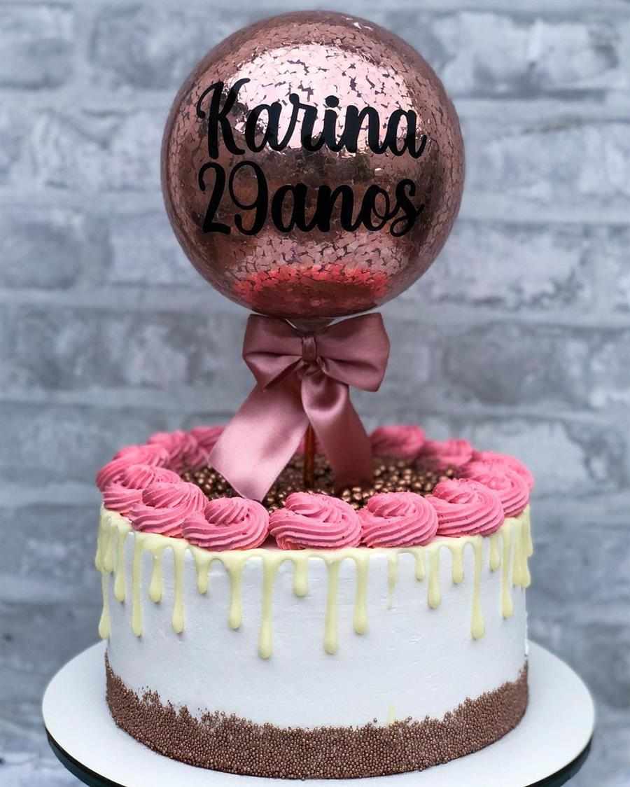 Bolo Femenino Decoração simples com Borboletas - Karine Cakes
