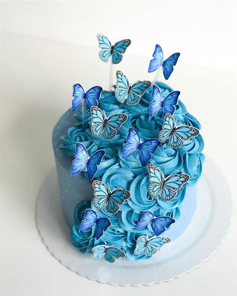 Bolo azul borboleta 🦋  Festas de aniversário azuis, Bolos de