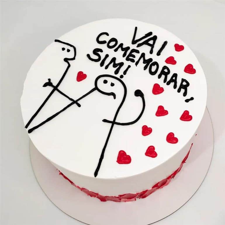 Bentô cake romântico meme  Sobremesas criativas, Bolos engraçados de  aniversário, Mini bolos de aniversário