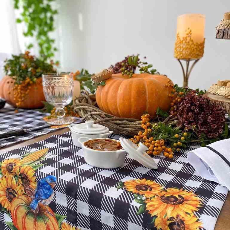 Decoração de mesa junina com abóboras