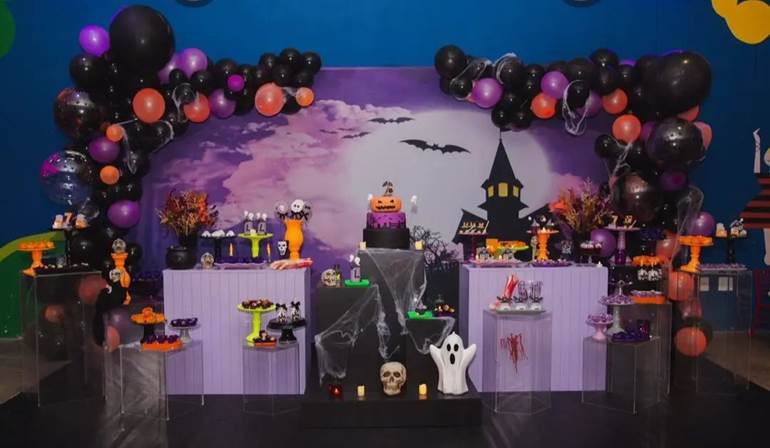 Decoração com balões preto Halloween