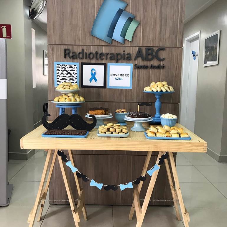 Decoração com lanche e bigode