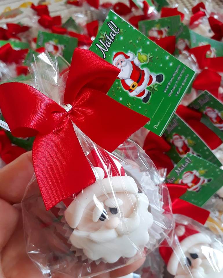 Doce em formato de papai Noel lembrancinha