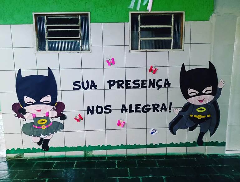 Painel de super-herói Batman e Batgirl