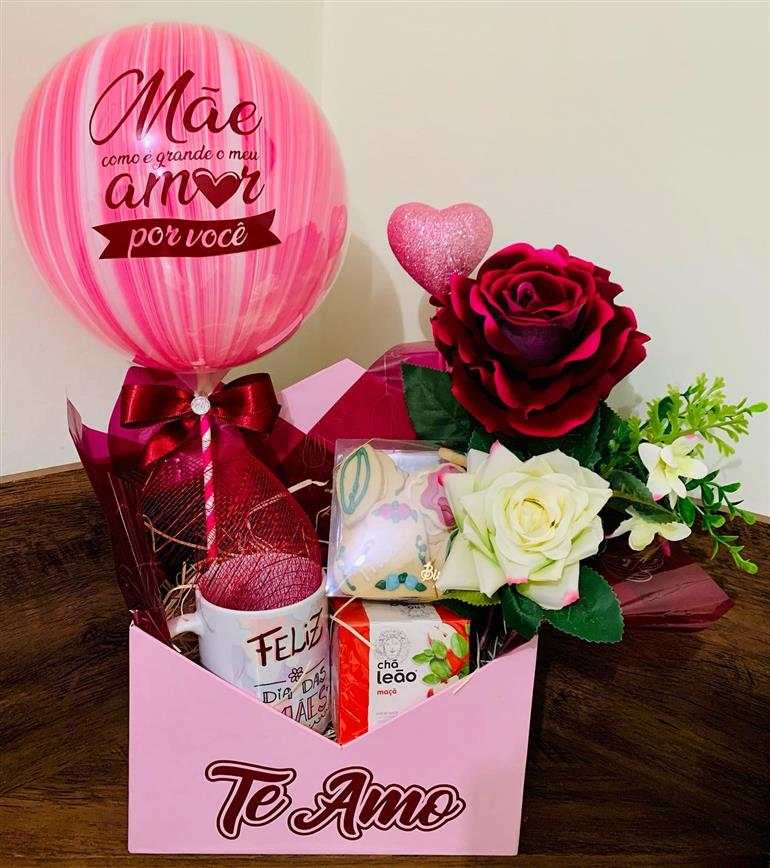 caixa decorada com rosas