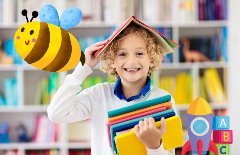 menino com livro nas mãos